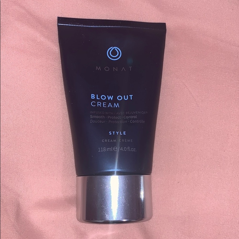 Monat Blow Out cream
